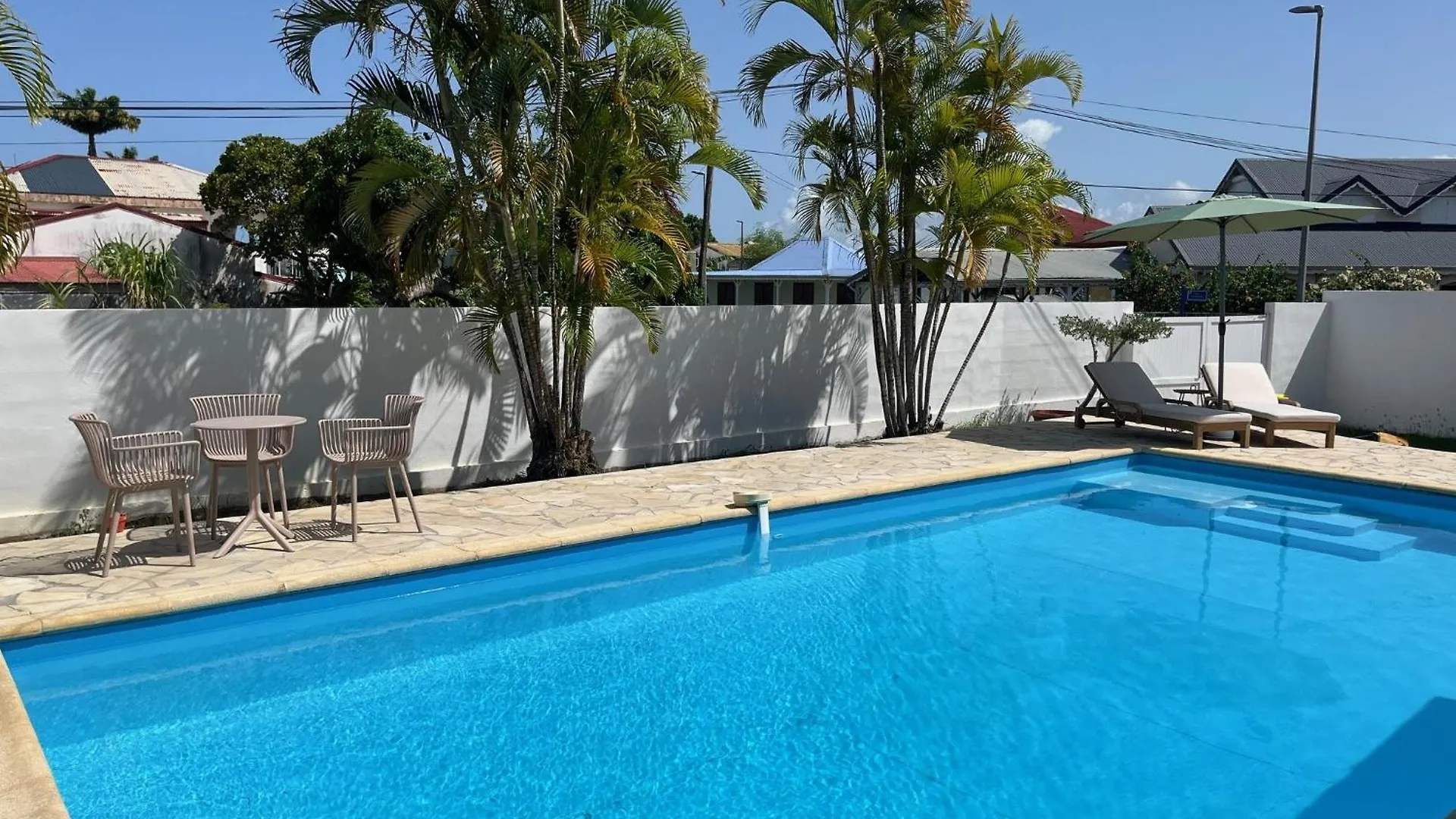Bed & Breakfast Chambre Studio Confort Vue Piscine Baie-Mahault Guadeloupe