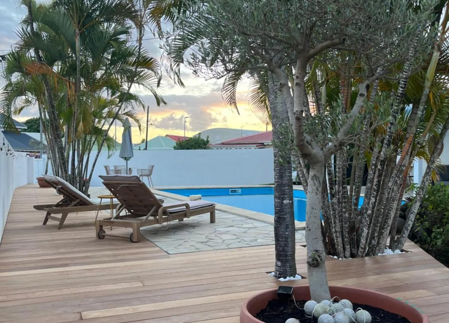 Chambre Studio Confort Vue Piscine Baie-Mahault