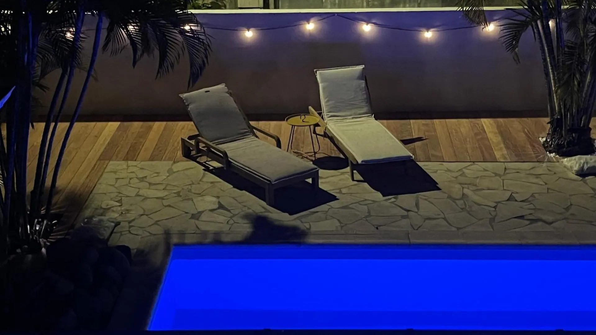 Chambre Studio Confort Vue Piscine Baie-Mahault Bed & Breakfast