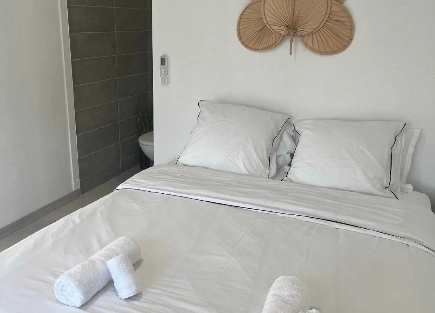 Bed and Breakfast Chambre Studio Confort Vue Piscine Baie-Mahault